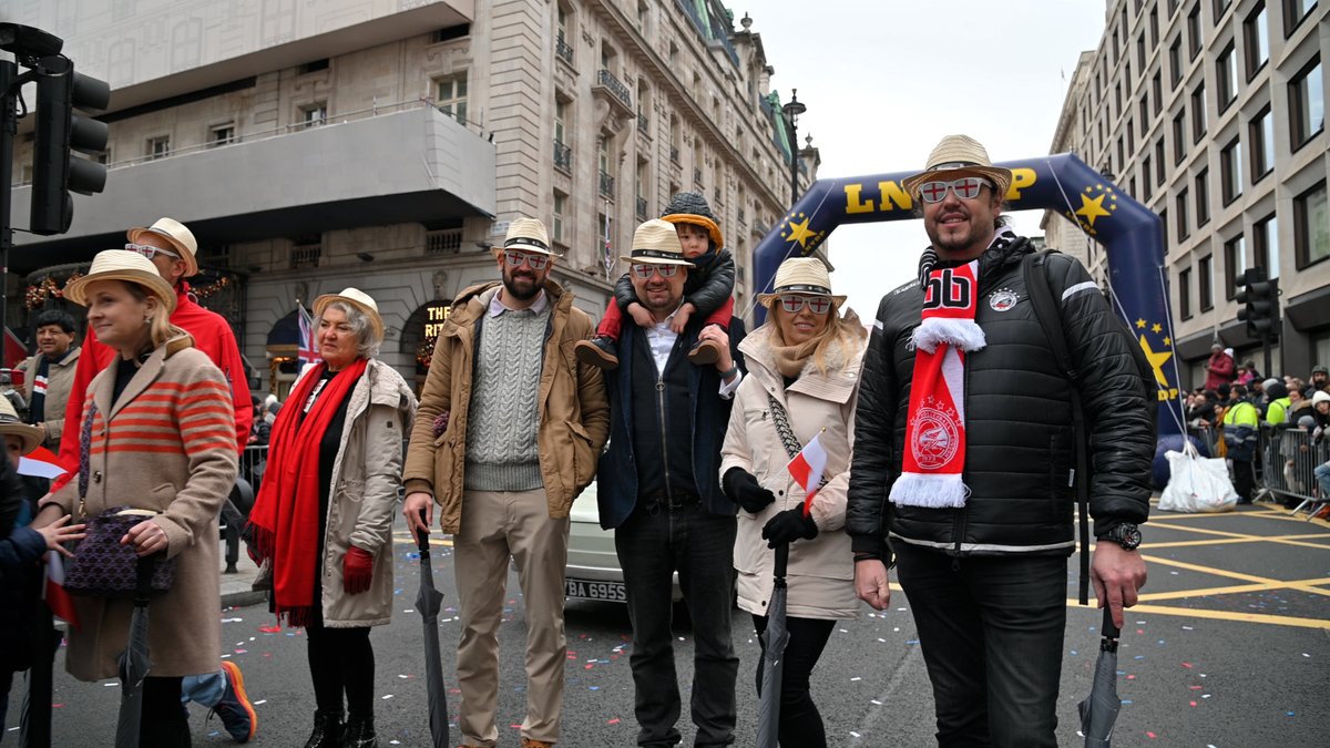 IBBPoloniaVC's tweet photo. Today, Poles took part in the London New Year's Day Parade for the first time in history.
We are honoured that IBB Polonia London could be part of it.
Thanks! ♥️
📷Marcin Urban
#IBBPoloniaLondon #GoPolonia #WeArePolonia
#PolesinLNYDP
#ParadaNoworoczna https://t.co/9MngJ4mLlU