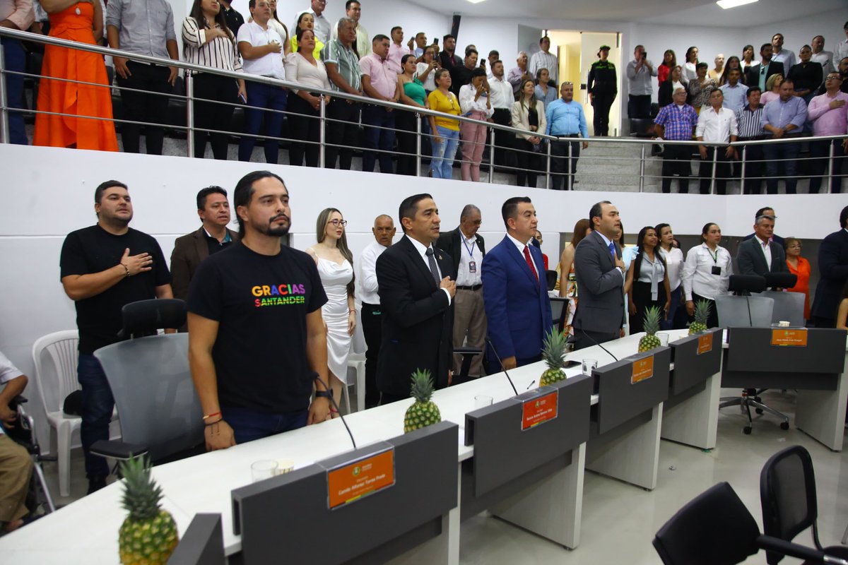 raramirezuribe's tweet photo. Oficialmente, diputado de #Santander. 🫡

Con la bendición de Dios y junto a mi familia emprendo este camino con firmeza, disciplina, esperanza y unas ganas inmensas de retribuir la confianza que los santandereanos depositaron en #SoyRamón. 

Seguiremos haciendo Patria! https://t.co/WIG3P7I7rH