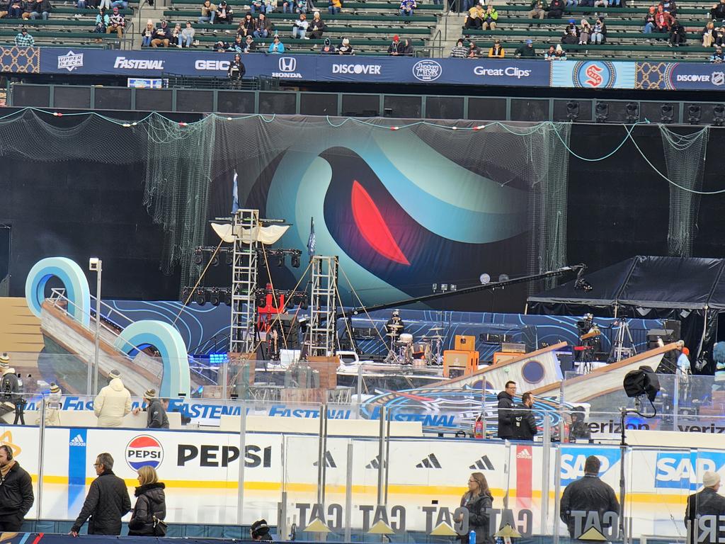 PariahLoki's tweet photo. Happy Winter Classic to those who celebrate! https://t.co/O5Fq2svAW1