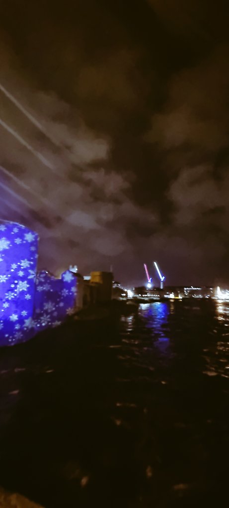 diarmuidpring's tweet photo. Day1 #roundtwocrew @NewstalkFM Enjoying the #Limerick lightshow #100daysofwalking around the city with @themariamchale on 1st January 2024! Happy New Year! #walkers ๐ถโโ๏ธ https://t.co/PtZJCR5HmN