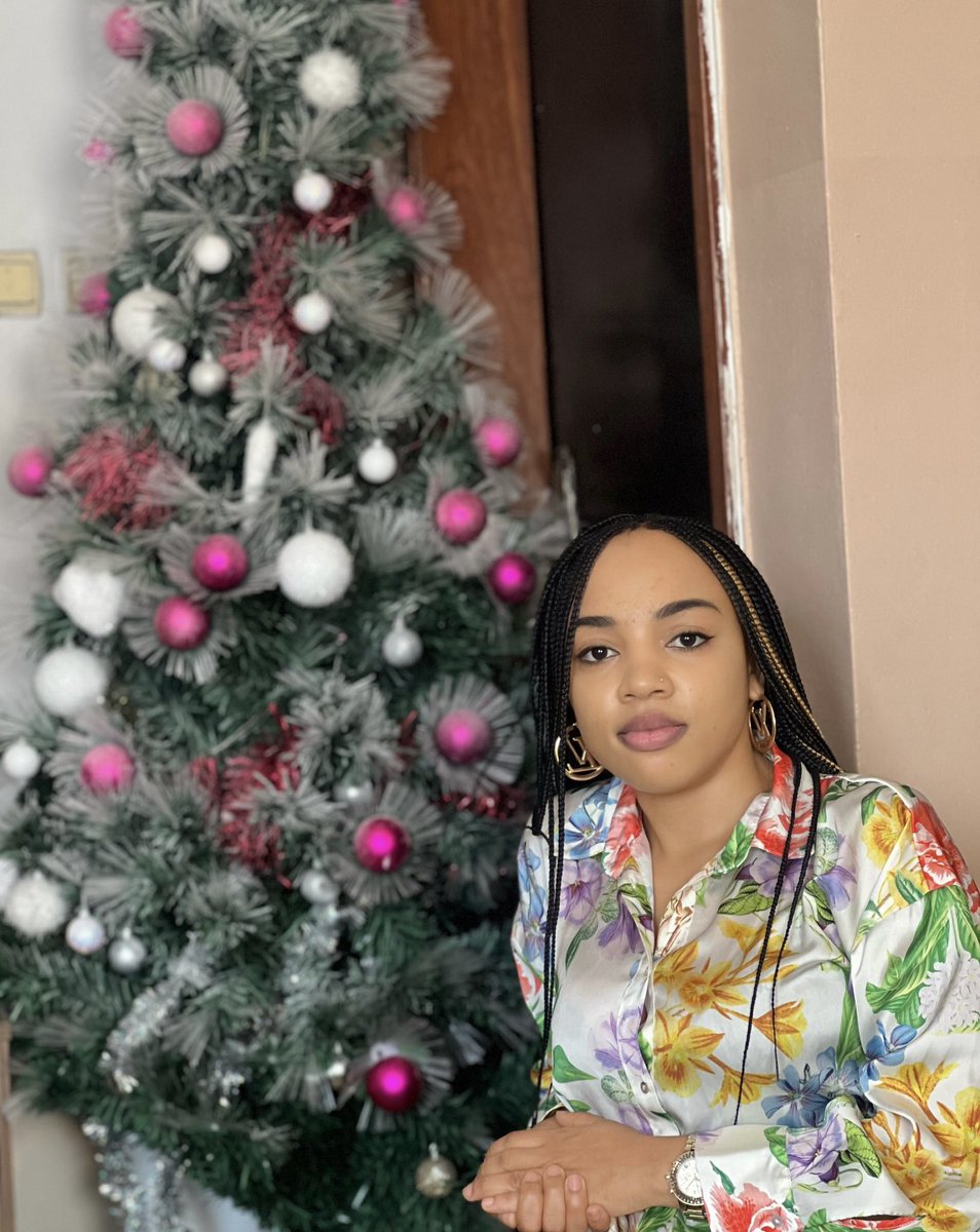 Bonne année à tous que cette année vous apporte le bonheur, le succès et l’amour