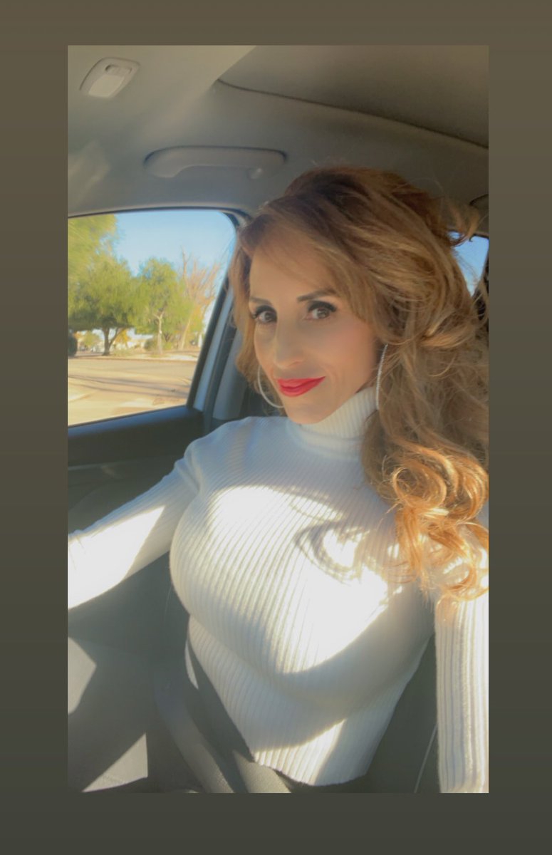 TrishVelasquez3's tweet photo. Happy New Year family and friends! May you all be blessed with great health, love, peace, joy and prosperity in 2024! God bless you all!🎆🙏🏽❤️#happy2024 #thetrishtrain #onlinecoach #personaltrainer #fitness #thetrishsystems #run #spin #lift #yoga #workout #sweat #healthiswealth https://t.co/dGnMyOs5mN