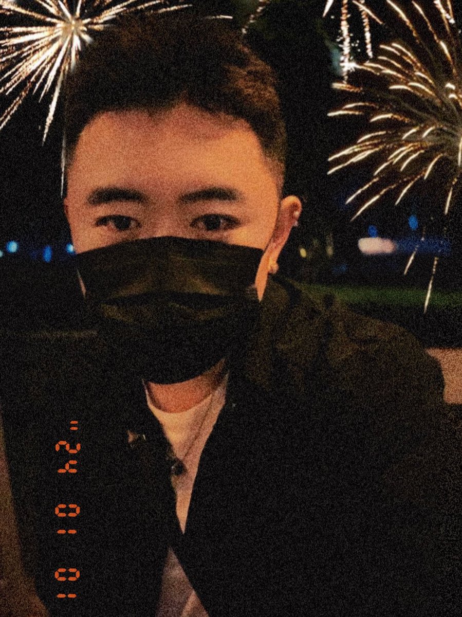 SameleWong's tweet photo. 新年快乐🎆 https://t.co/i5dIitqfPt