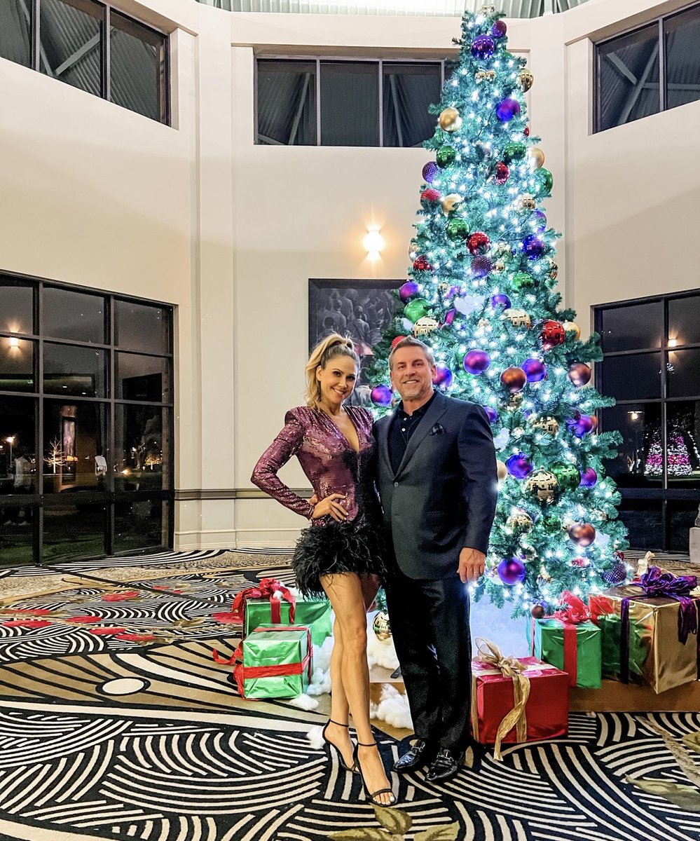 🥳🎆Happy New Year!

🤩Bring on MORE in 2024! 

More creativity 
More love
More health
More connections
More fun
More travel
More adventures
More growth

That is my word for the year…MORE!

#2024