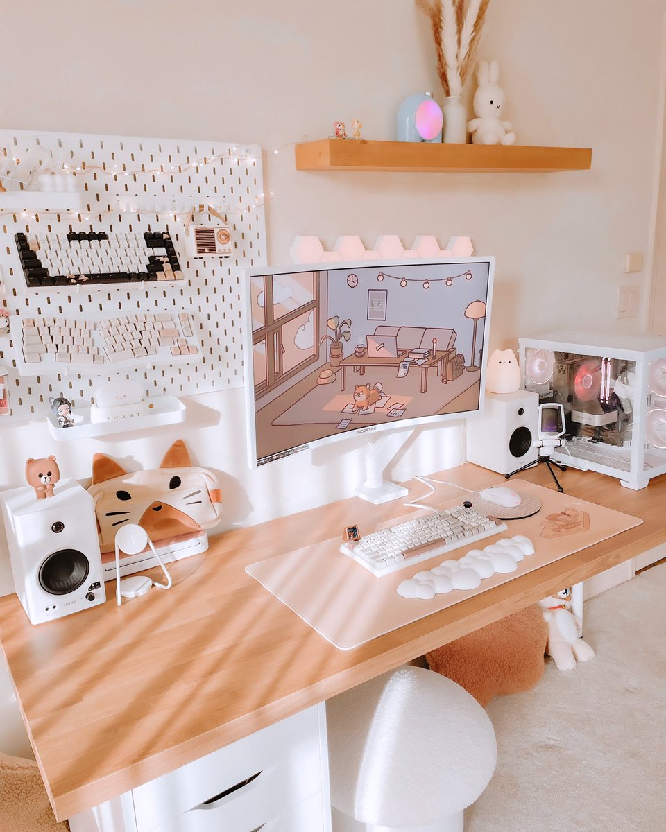 January 1st glow ✨✨💫 #HNY #january #desk #kawaii #gamer