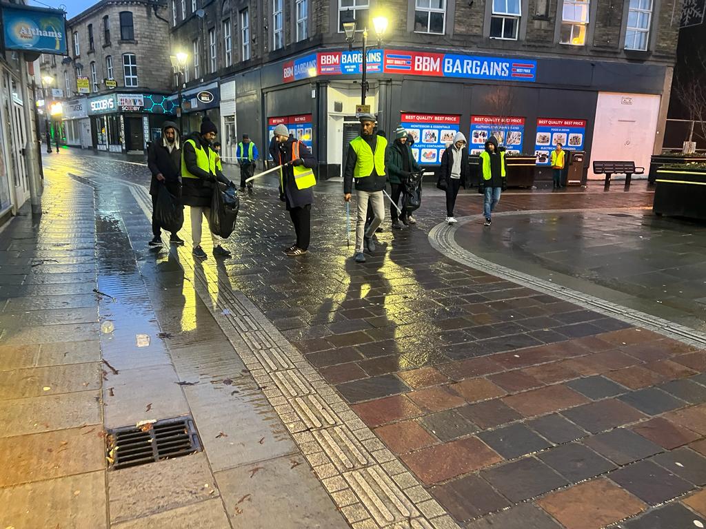 MKAKeighley's tweet photo. As #Keighley rested after the #NewYear2024 celebrations, Muslim youth cleaned the streets of Keighley of litter. Cleanliness is a part of our faith #Islam https://t.co/cDhW6fyYzY