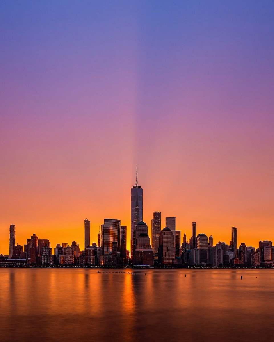 A new day and a new year in New York.

It's officially 2024!

#HappyNewYear!

Photo by @dantvusa