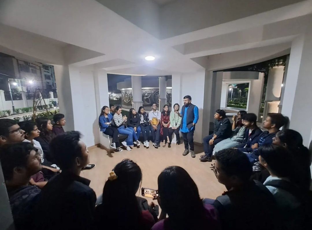 gautamravindran's tweet photo. Embarking on my social sector journey a decade ago, I encountered skepticism about engaging in work traditionally associated with those in positions of power. However, I believe in our shared social responsibility to the community, 
(1/n) https://t.co/sEdNSsOnao