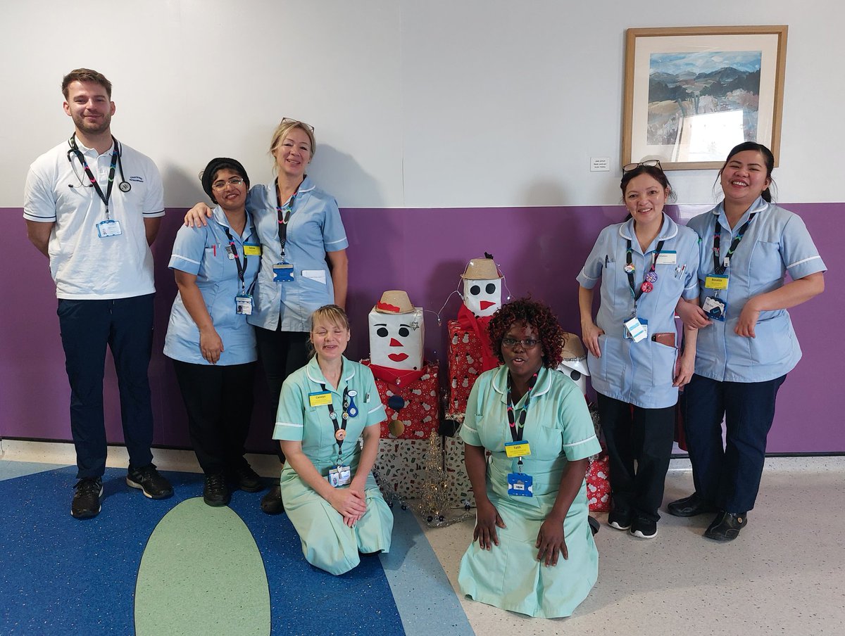 Happy New Year to everyone working <a href="/WestMidHospital/">West Middlesex University Hospital</a> today. Here's a particularly cheery pic of Osterley 1 staff all keeping up the festive spirit.
