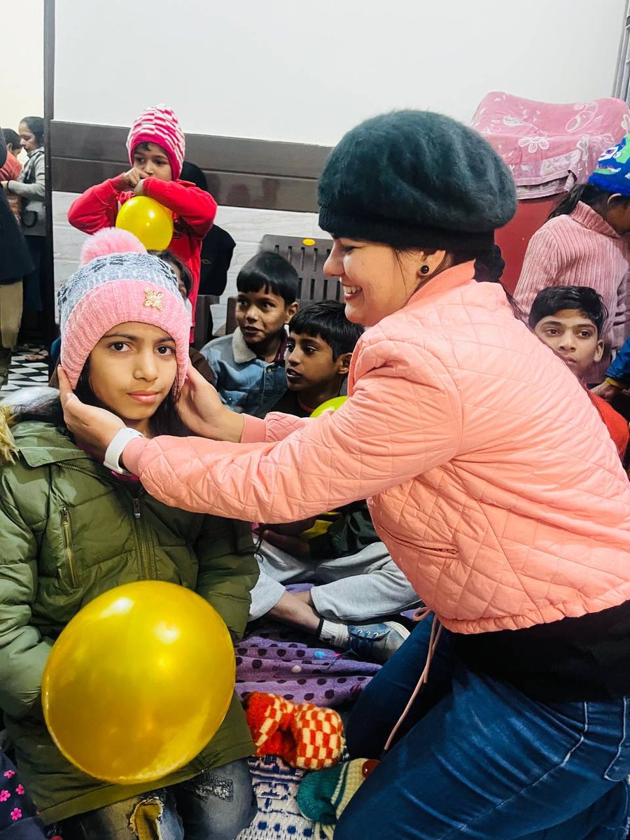 Humanity is bestest way to attain God’s divine bliss also bestest way to celebrate occasions. Following his holiness guidance of Saint Gurmeet Ram Rahim Ji volunteers have 
#WelcomeMSGBhandaraMonth by spreading kindness all around #NewYearCelebrations by welfare work 💯