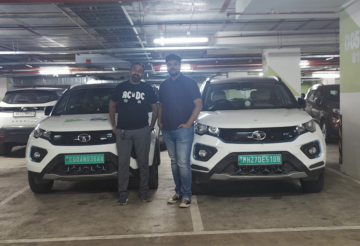 praf_kolhe's tweet photo. Had an inspiring evening connecting with @chetankale_, a passionate EV enthusiast and visionary entrepreneur! We shared many thoughts on the EV ecosystem and the future of technology. It's energizing to meet someone so dedicated to EV ecosystem. #FutureIsElectric #EVMovement https://t.co/xQsfH9Zz7k