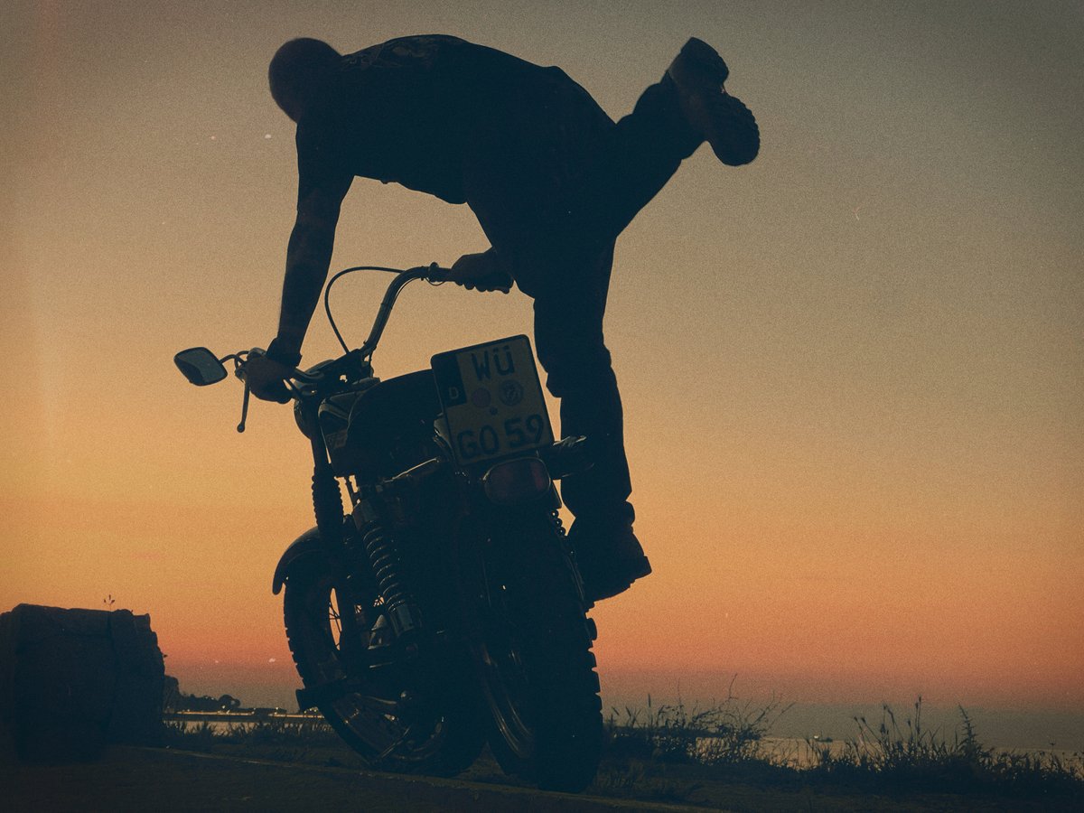 Have a kicking good 2024! 
#abikewelike #harley #harleydavidson #choppers