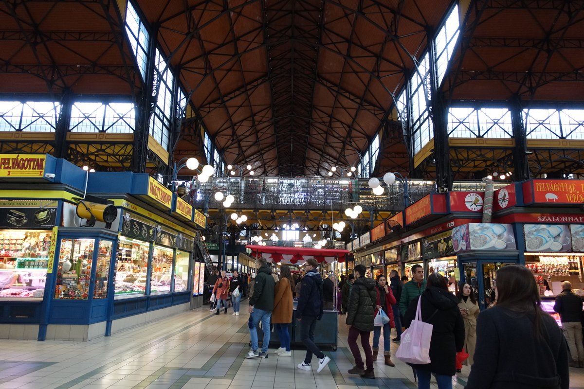 KatySnchez's tweet photo. Ciudadana del Mundo: Un pasero por el Mercado Central de Budapest
#mercado #Budapest #bvlog
https://t.co/JkitFfapvm https://t.co/M8i09ZtyHw
