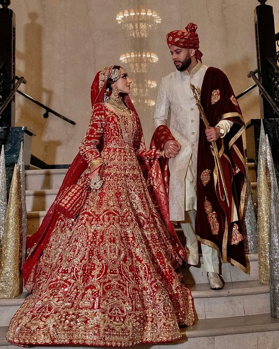 ALIXEESHAN's tweet photo. Some moments are truly special, and our gorgeous client Mariyam's wedding is one of those occasions where the enchanting sparkly dress transforms her into the most beautiful and visually divine #AliXeeshan bride. ✨👰🏽‍♀️💖
.
.
.
.
#Bridals #clientdiaries #Temple #Timeless https://t.co/3W0QPWysPb
