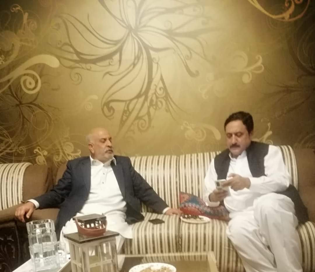 qwp_sindh's tweet photo. سردار احمد نواز سے نائب صدر آل پاکستان انجمن تاجران اور صدر چیمبر آف کامرس اینڈ انڈسٹری ھزارہ ڈویژن و سابق ایم پی اے خورشید اعظم خان کی ملاقات ۔ https://t.co/SJN2zLIO92