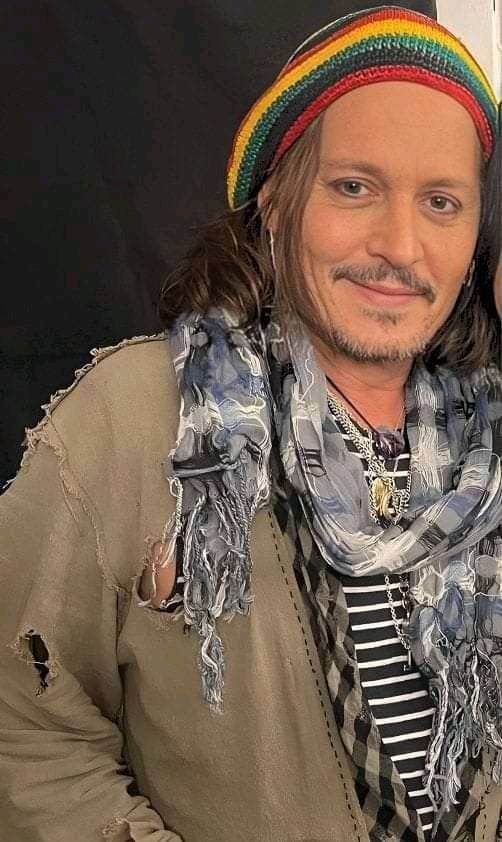 jacksparr8w's tweet photo. Happy New Year Deppheads! 🍾🎆💖🎉
#HappyNewYear
#JohnnyDepp #JohnnyDeppIsALegend #JohnnyDeppisFree #JohnnyDeppRises https://t.co/5BipIVCIci