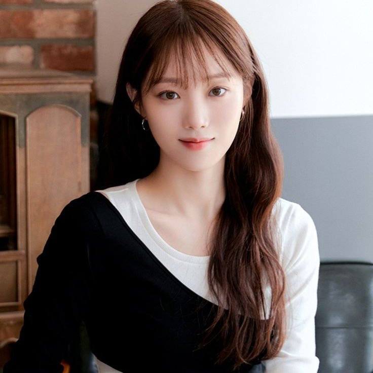 BREAKING: #AhnHyoSeop and #LeeSungKyung Confirmed to Be Dating    

Source: trust me