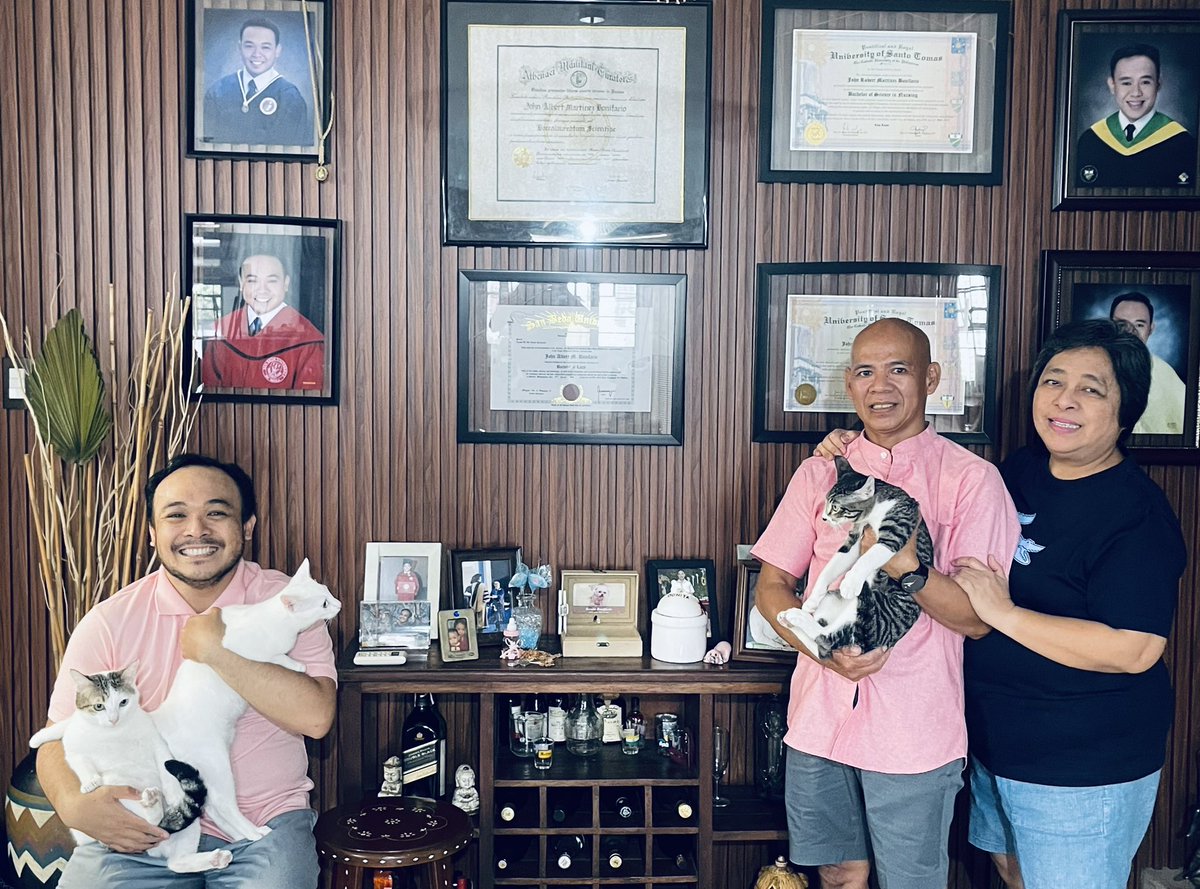 johnbonifacio18's tweet photo. 2023 was a year of saying “yes” and just figuring things out along the way. 

Along the way I just knew I had to move forward regardless so TY Universe

TY 2023, 2024 main meowracters Moncito, Angelito, Oliverito and the rest of the gang are reporting for duty! 🥳 HNY everyone! https://t.co/N3OurWfGdn