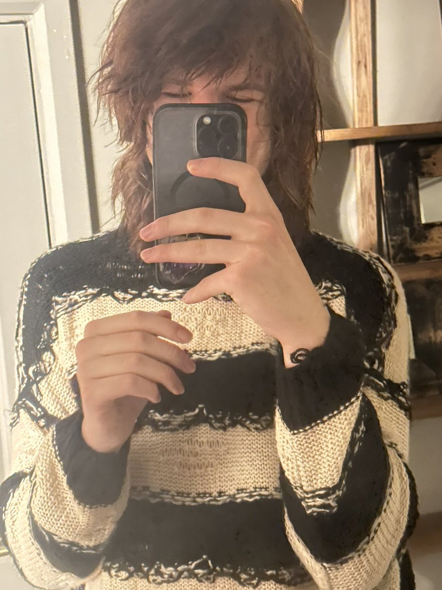 Ranboosaysstuff's tweet image. It’s a new year :)) thank you to literally everyone in my life, I could not have gotten here without you all. I am the most excited I’ve ever been for the future, and there’s so many cool things still left to do :)) thank you all