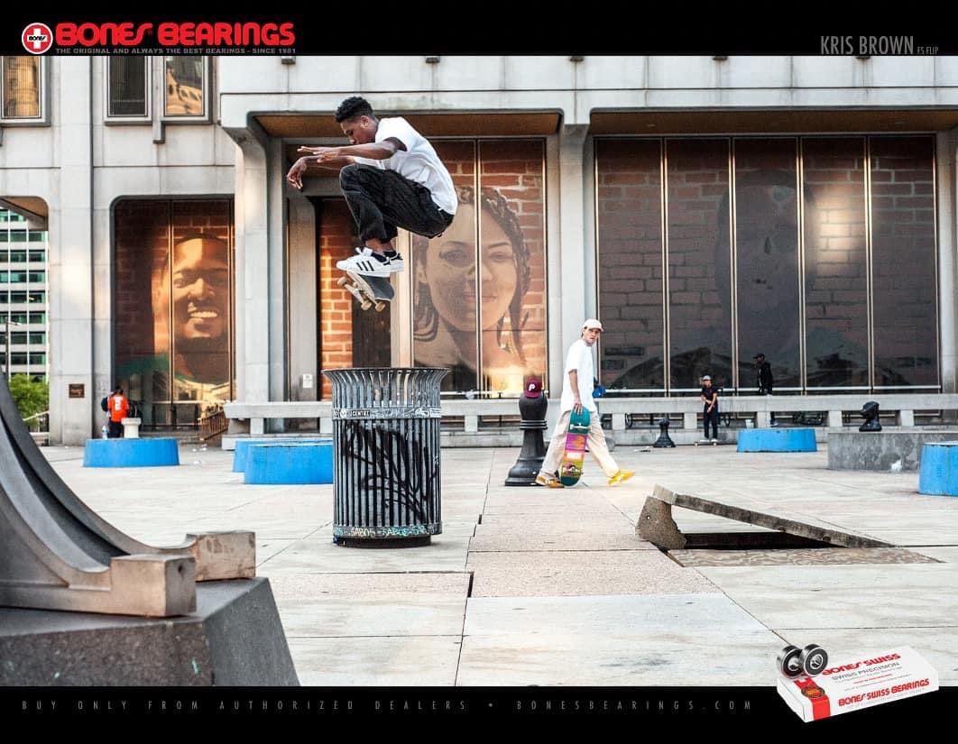 Bonesbearings's tweet photo. Happy Birthday #KrisBrown 🥳🎂🎁🎉🎈🎊 https://t.co/ctnUSUl8aO