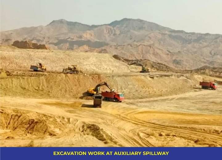 shahsabg's tweet image. #constructing #NaiGajDam in Dadu, Sindh for irrigated agriculture, flood control and hydel generation,gross water storage of 300,000 acre feet to irrigate  28,800 acres land.  Small Hydel Power Station, generate 4.2 MW 
@BBhuttoZardari @zhang_heqing @RehamKhan1 @anwaar_kakar