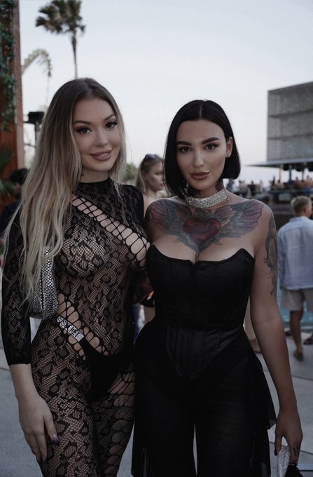 at this party my look was the most amazing https://t.co/uLFaI4jTP0<a href="/tag/marbella"class="tags"><span>#marbella</span></a><a href="/tag/playapadre"class="tags"><span>#playapadre</span></a>