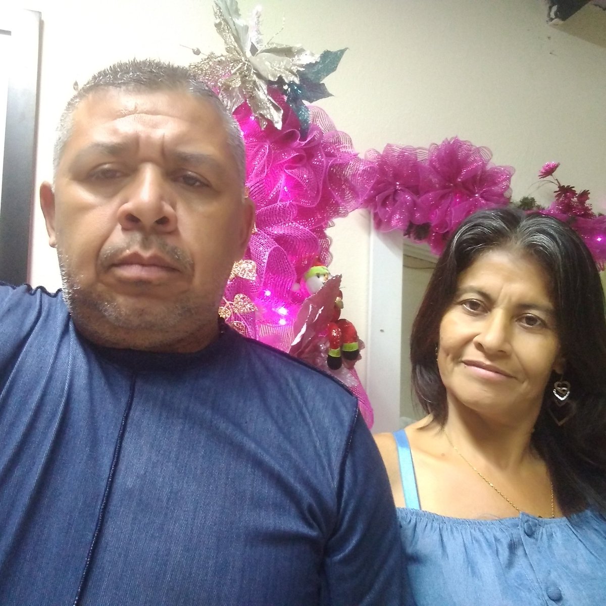 pareja_76's tweet photo. #NuevaFotoDePerfil https://t.co/jhBvCaoNcN