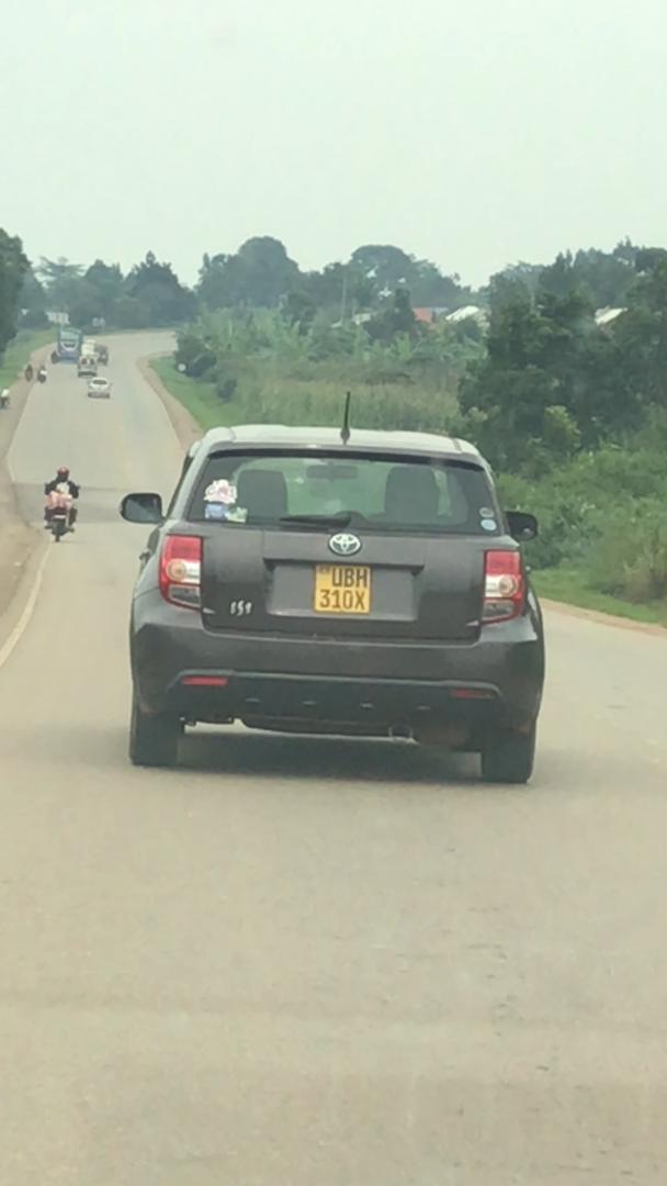 Driver of UBH 310X, you disposed of maize cobs on the Masaka-Kampala road. Style up!!! It is crucial for all of us to uphold our responsibility in keeping our roads clean.