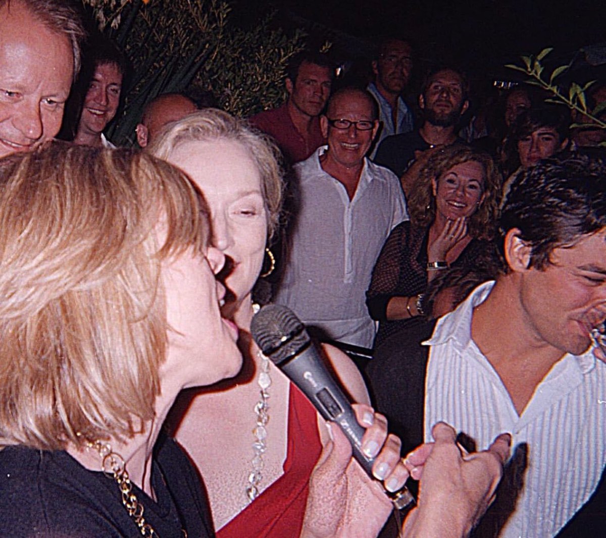notgwendalupe's tweet photo. the cast of 'mamma mia!' partying after filming wrapped up, 2007 https://t.co/N3ydYwOCNL