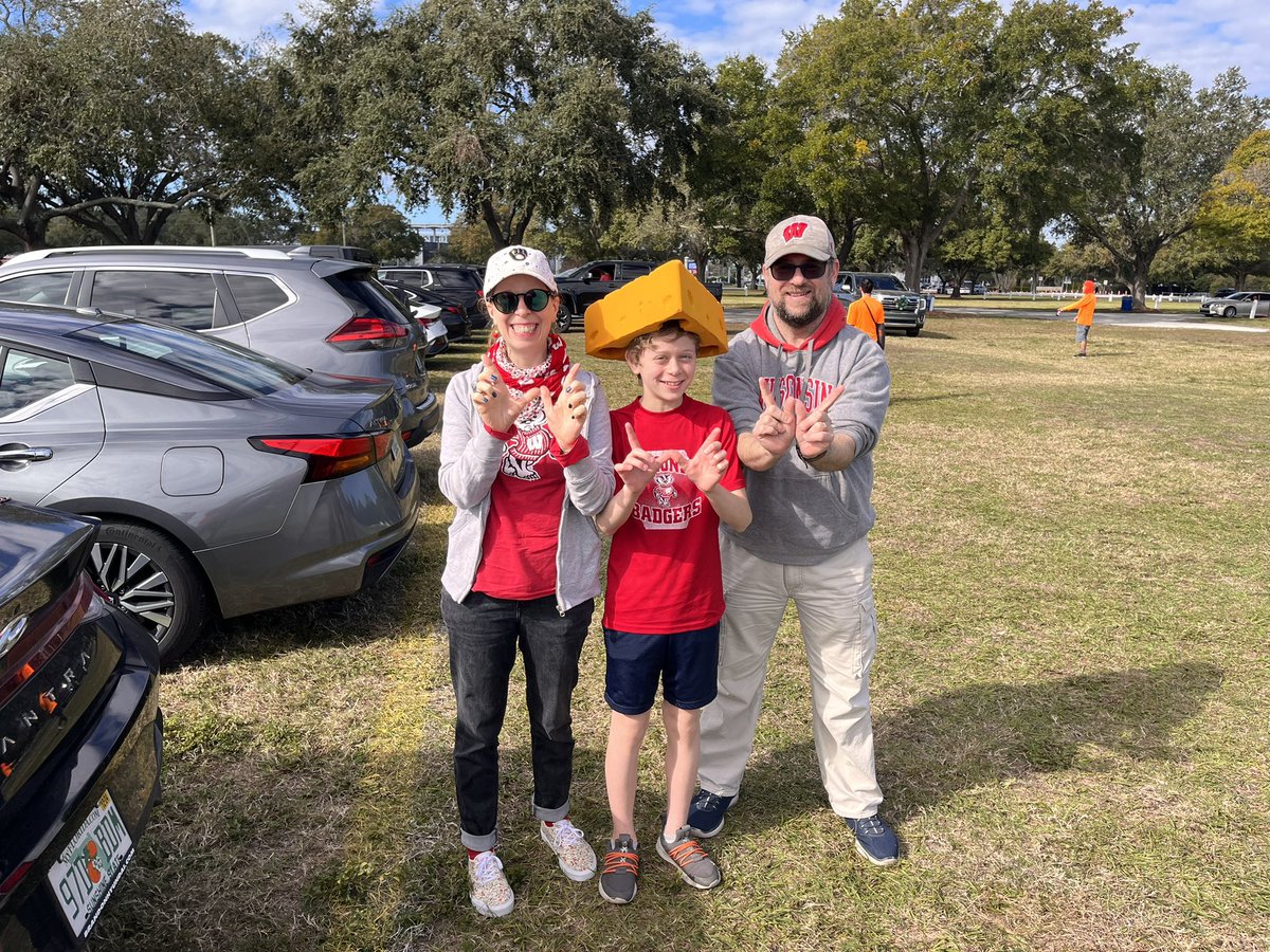 Ready for a <a href="/UWBadgers/">Wisconsin Badgers</a> victory in Tampa!  #OnWisconsin!