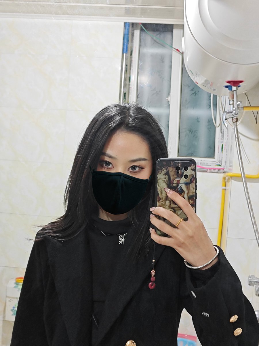 QueenaZhao_'s tweet photo. 两种感觉 https://t.co/i9Ev4JOxOL
