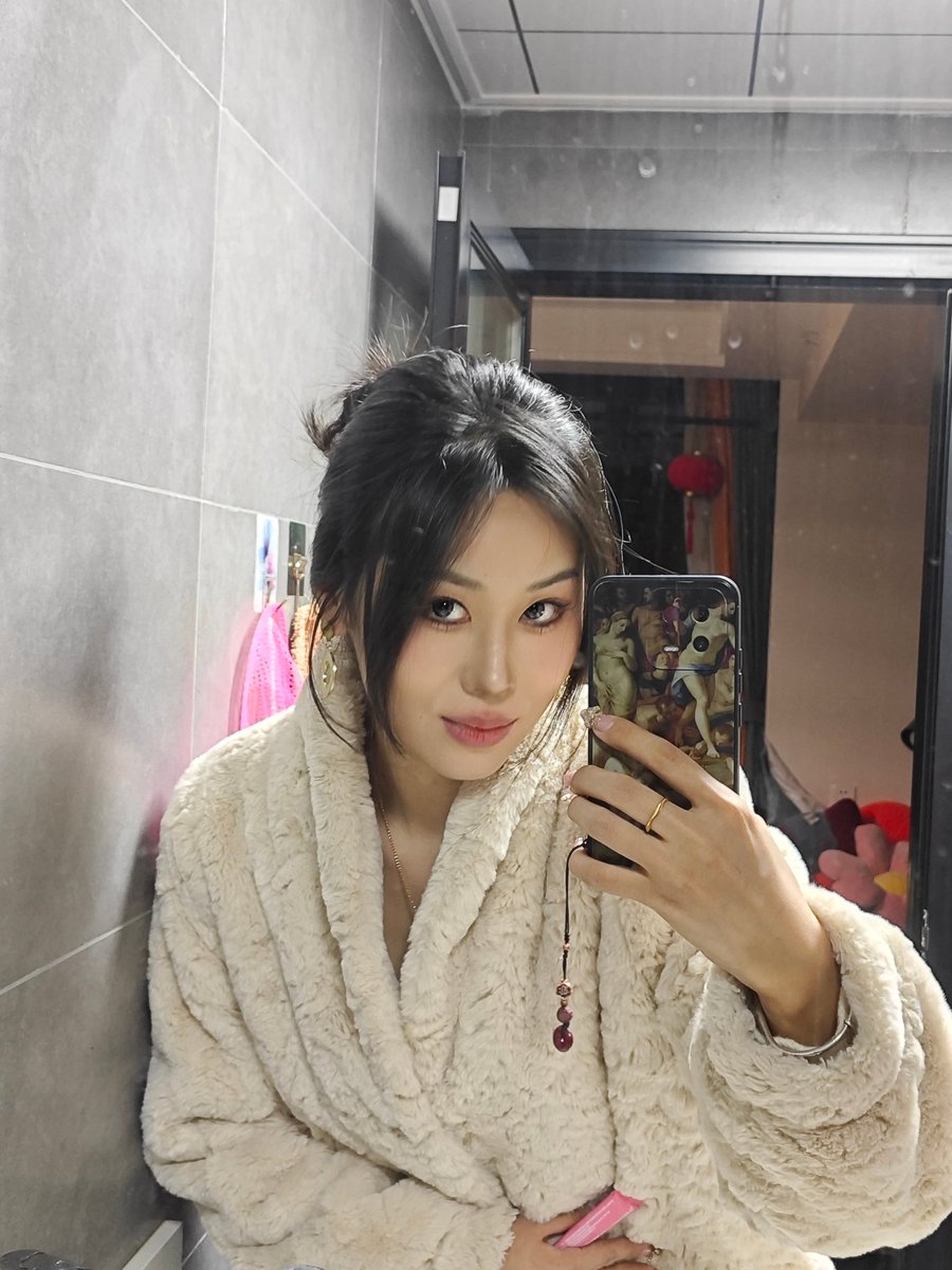QueenaZhao_'s tweet photo. 两种感觉 https://t.co/i9Ev4JOxOL