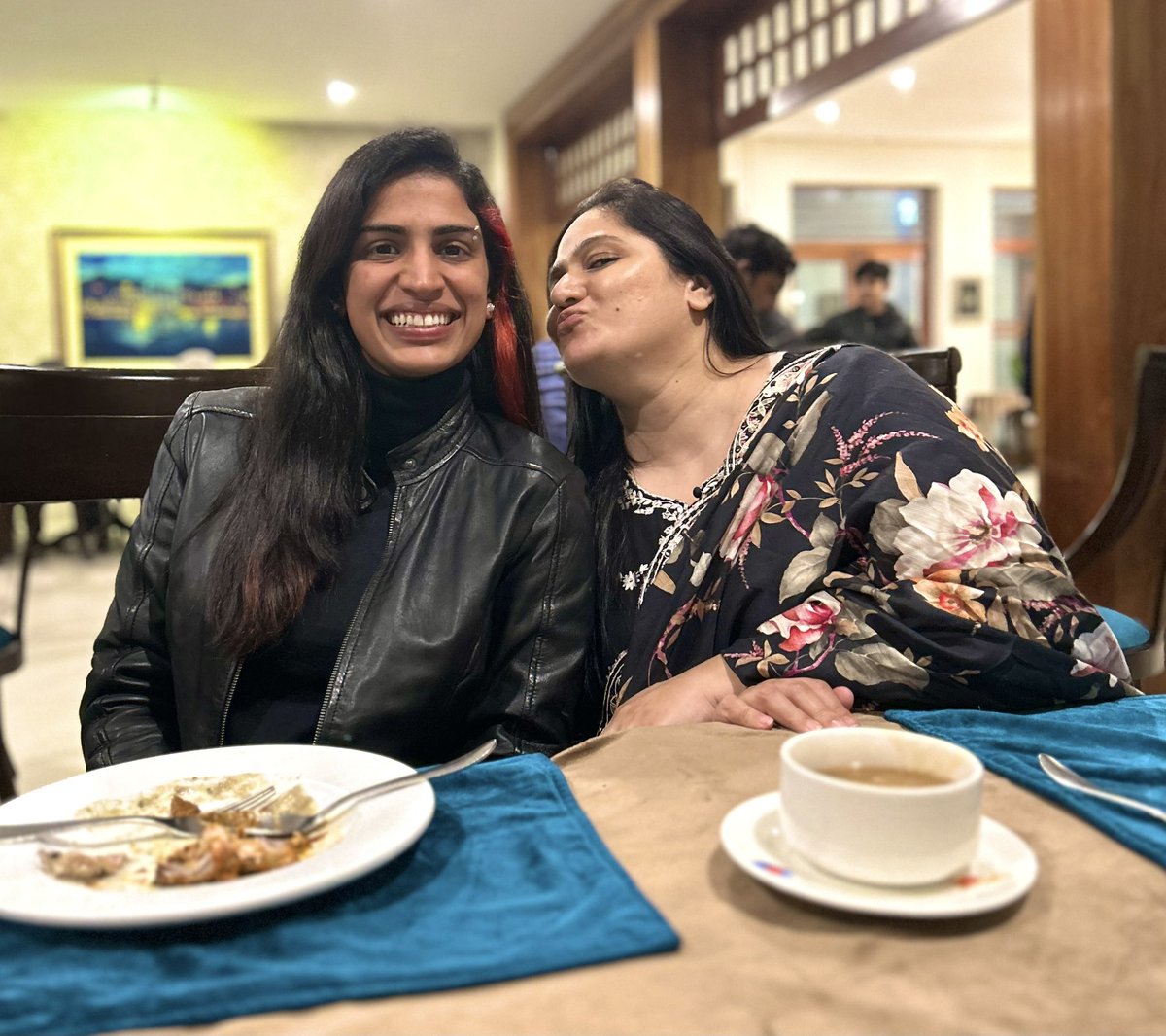 LahoreCatLady's tweet photo. Thanks to my clients who welcome me into their homes, their hearts and to New Year's dinners with their families. Every day, I'm honored and touched by your love and kindness.

A very happy new year to everyone! https://t.co/9w5C573KlU