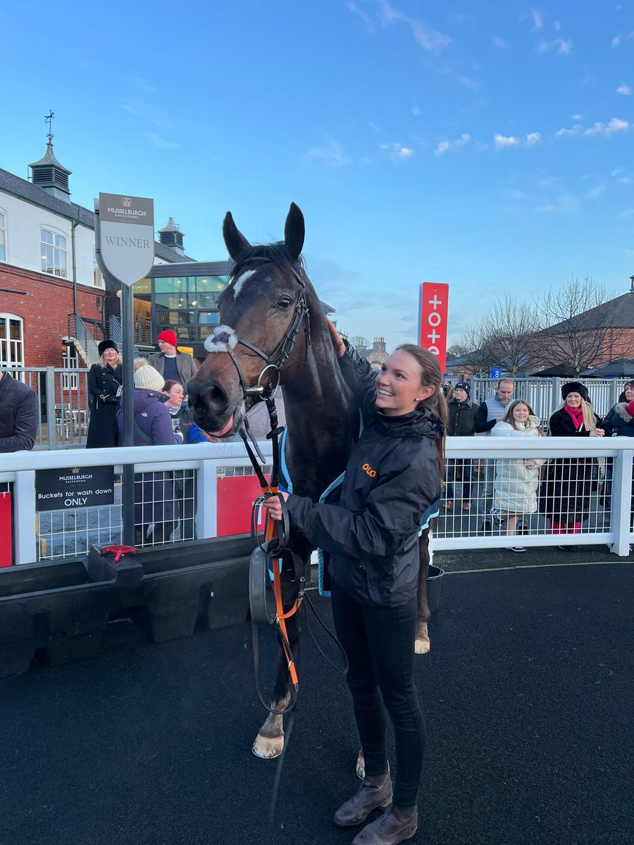 Well done and huge thanks to the @Harry05Derham team winning with Republican today @MusselburghRace

Thanks also to @UKToteGroup for the generous sponsorship.