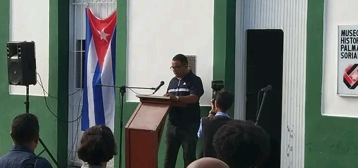 feupalmasoriano's tweet photo. Desde #PalmaSoriano se rememora cuando Fidel convocó por Radio Rebelde al pueblo a la huelga general para rechazar la intentona militar de Cantillo que pretendía evitar el triunfo revolucionario desde el museo histórico de nuestra ciudad. https://t.co/gn0mu7xM0I