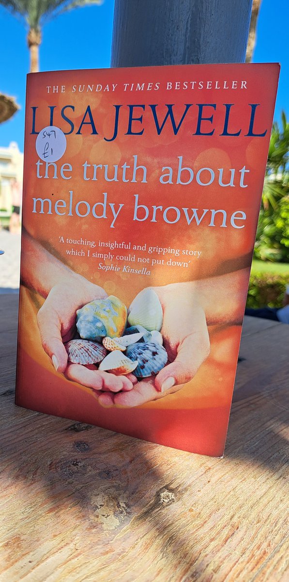 cavey136's tweet photo. @lisajewelluk i have just read this absolute gem of yours. I know I'm pretty late to the party on this one but i just wanted to say i absolutely loved it. 💚 https://t.co/Ege5j7fTk8