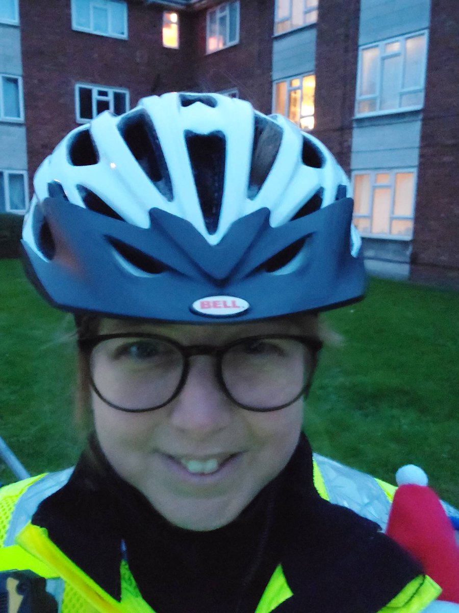 Happy New Year🥳🎉 1st cycle patrols of 2024. PCSO Sarah 😀🚴‍♂️