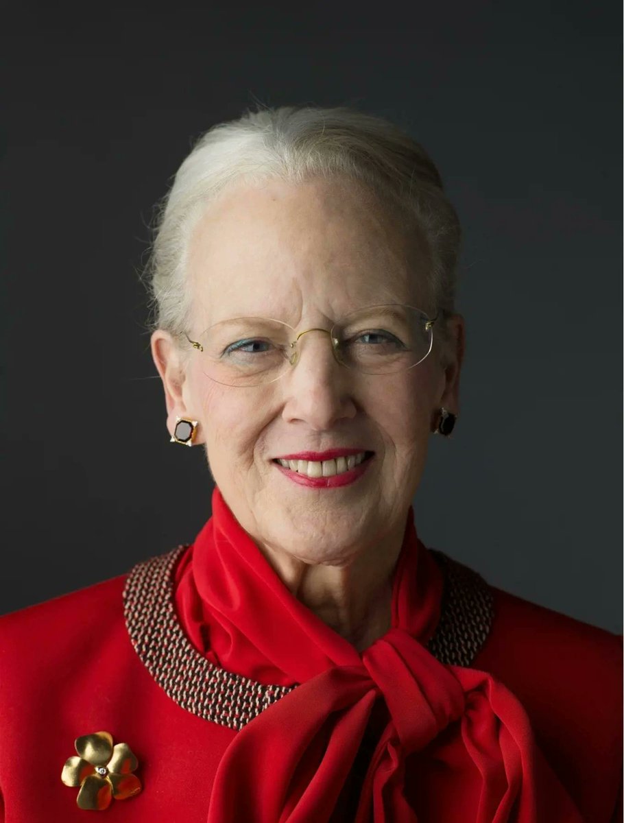 Dans son discours du Nouvel An, la reine régnante du Danemark, Margrethe II, a annoncé son abdication du trône danois, prévue pour le 14 janvier 2024.

Pour les amateurs de Tolkien, Margrethe est surtout connue en tant 👇