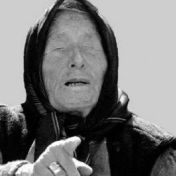 Antes de su muerte, Vanga también predijo la resolución de la crisis mundial del hambre entre 2025 y 2028, el regreso del comunismo en 2076, que la humanidad conseguiría viajar en el tiempo en 2304 y, para 5079, el fin del mundo.