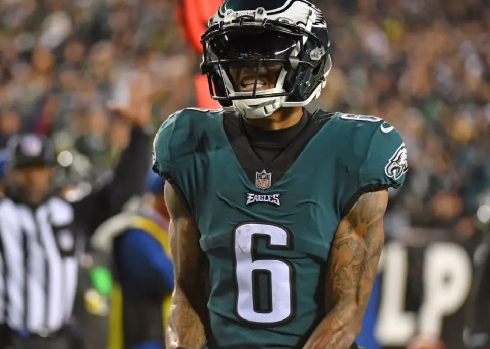 JFowlerESPN's tweet photo. #Eagles WR Devonta Smith suffered a mild ankle sprain Sunday vs. Arizona, per sources. https://t.co/x9qzt95in6
