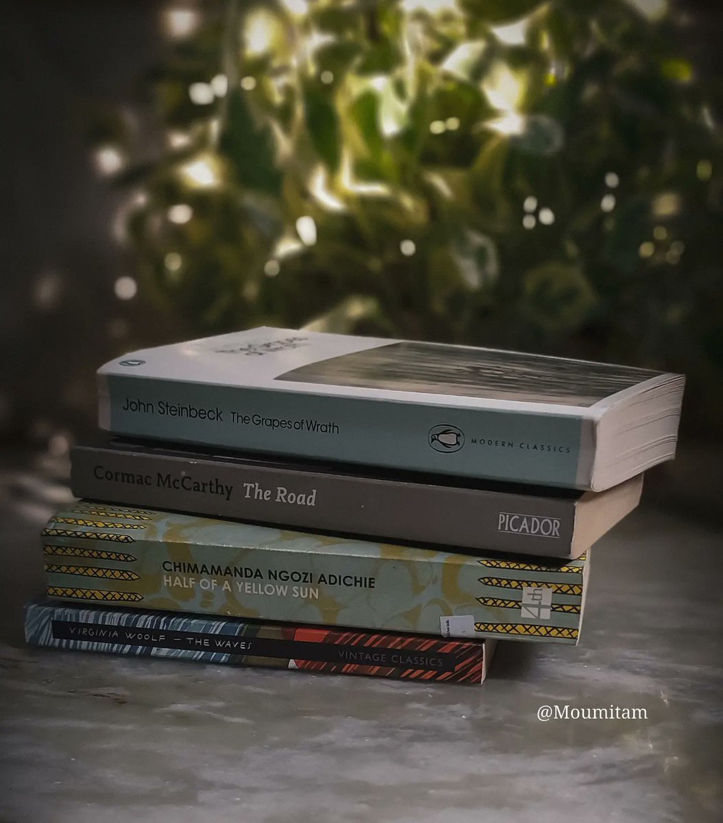 aleafunturned's tweet photo. •• 2024 and beginning of new hopes For me Resolutions are relative !! what matters is urge..urge to explore new authors,literature, genre, and stories..more and more stories!! 
And I want to keep that urge alive from the beginning to the end of the year!!
✨️Happy New Year✨️ https://t.co/OMmsLKQ3CX