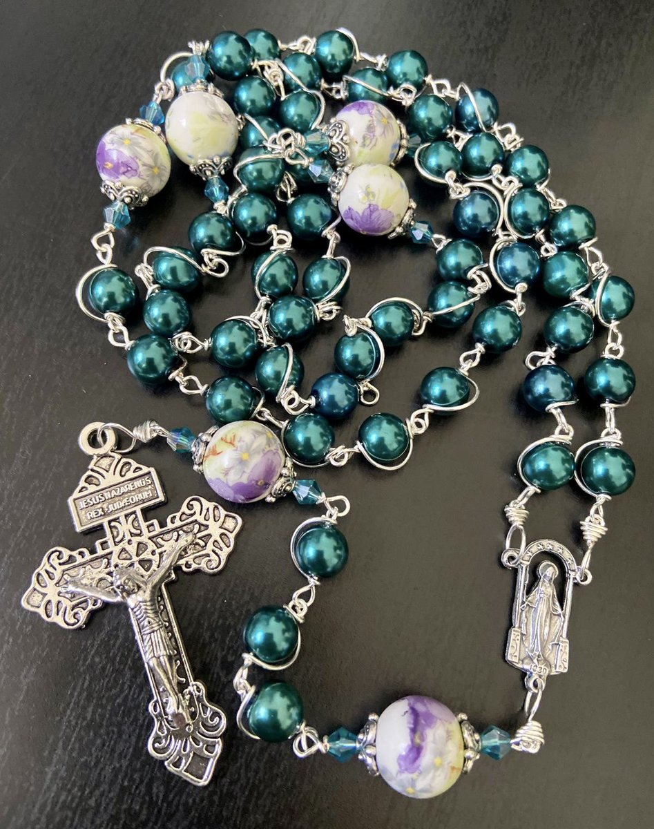 Start 2024 properly. Pray The Rosary ✝️🙏🏻