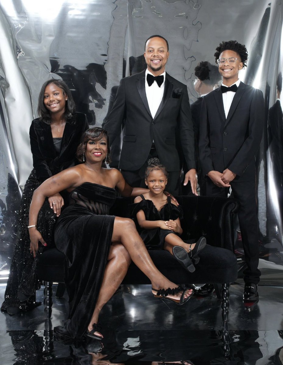 Nakhia Hill tweet media