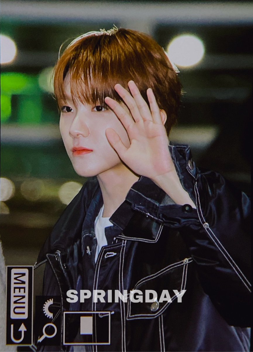 kwh061129's tweet photo. 240102 ICN

새해 복 많이 받으세요🎊
#운학 #WOONHAK
#보이넥스트도어 #BOYNEXTDOOR https://t.co/NR5dNVJO8q