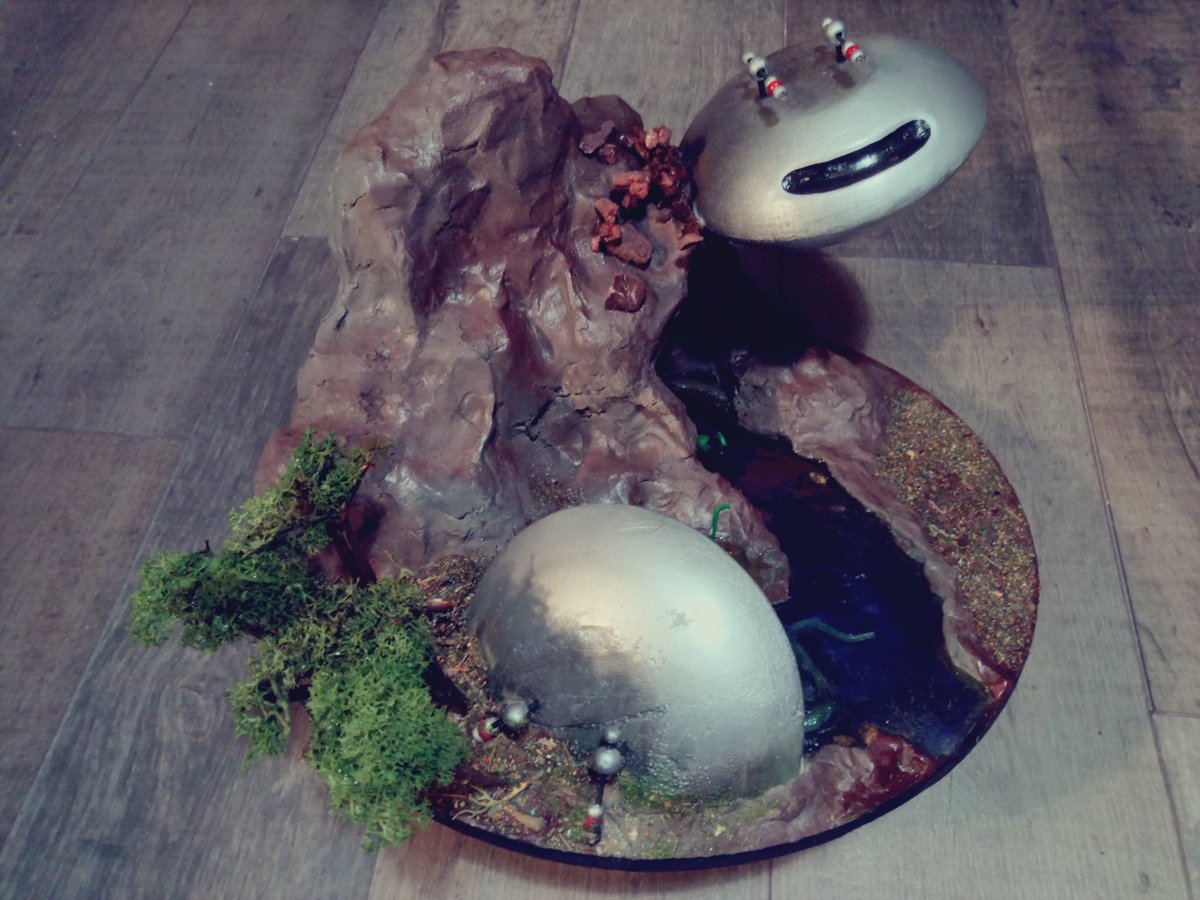 lostmartyn's tweet photo. From the studio....
Keep watching the skies...
#sciencefiction #diorama #scatchbuilt #model #1950s #BMovieManiacs #scifiart #scifi #sciencefantasy #flyingsaucers
DM for sales info, UK only... https://t.co/cCFyK80Ga1