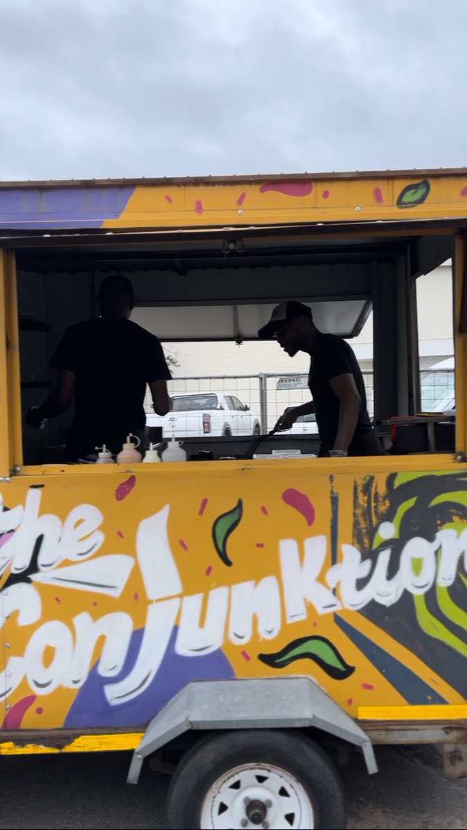 AyndaMthimkhulu's tweet photo. Tried out The Conjunktion for the first time and the food is too delicious 😭🤝🏽 https://t.co/b8QT2Z1U9q