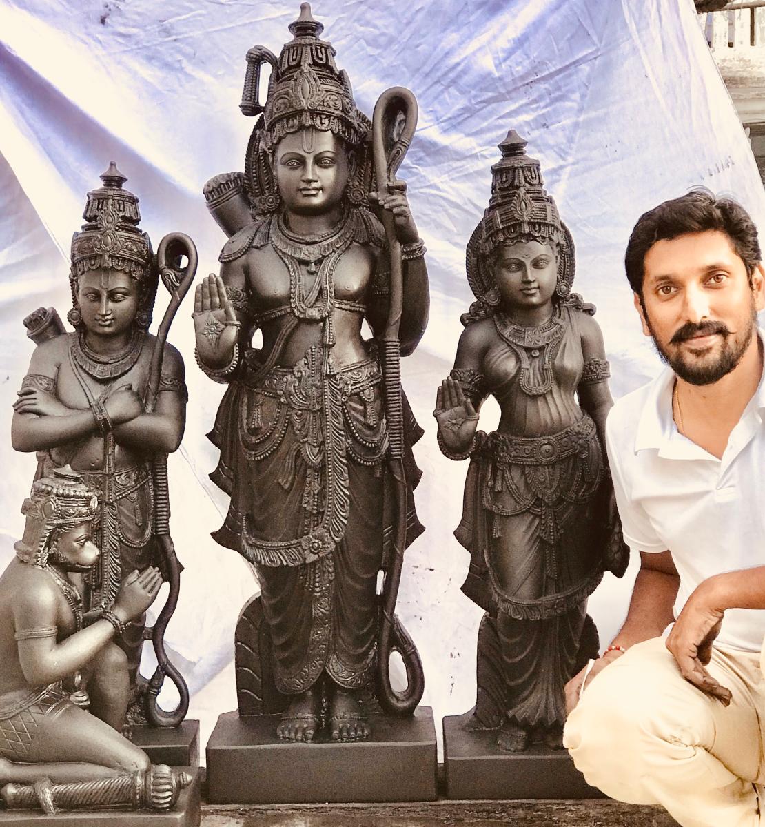 JoshiPralhad's tweet photo. "ಎಲ್ಲಿ ರಾಮನೋ ಅಲ್ಲಿ ಹನುಮನು"

ಅಯೋಧ್ಯೆಯಲ್ಲಿ ಶ್ರೀರಾಮನ ಪ್ರಾಣ ಪ್ರತಿಷ್ಠಾಪನಾ ಕಾರ್ಯಕ್ಕೆ ವಿಗ್ರಹ ಆಯ್ಕೆ ಅಂತಿಮಗೊಂಡಿದೆ. ನಮ್ಮ ನಾಡಿನ ಹೆಸರಾಂತ ಶಿಲ್ಪಿ ನಮ್ಮ ಹೆಮ್ಮೆಯ ಶ್ರೀ 
@yogiraj_arun ಅವರು ಕೆತ್ತಿರುವ ಶ್ರೀರಾಮನ ವಿಗ್ರಹ ಪುಣ್ಯಭೂಮಿ ಅಯೋಧ್ಯೆಯಲ್ಲಿ ಪ್ರತಿಷ್ಠಾಪನೆಗೊಳ್ಳಲಿದೆ. ರಾಮ ಹನುಮರ ಅವಿನಾಭಾವ ಸಂಬಂಧಕ್ಕೆ ಇದು ಮತ್ತೊಂದು ನಿದರ್ಶನ. ಹನುಮನ ನಾಡು ಕರ್ನಾಟಕದಿಂದ ರಾಮಲಲ್ಲಾನಿಗೆ ಇದೊಂದು ಮಹತ್ವಪೂರ್ಣ ಸೇವೆ ಎಂದರೆ ತಪ್ಪಾಗಲಾರದು.

#RamMandirAyodhya