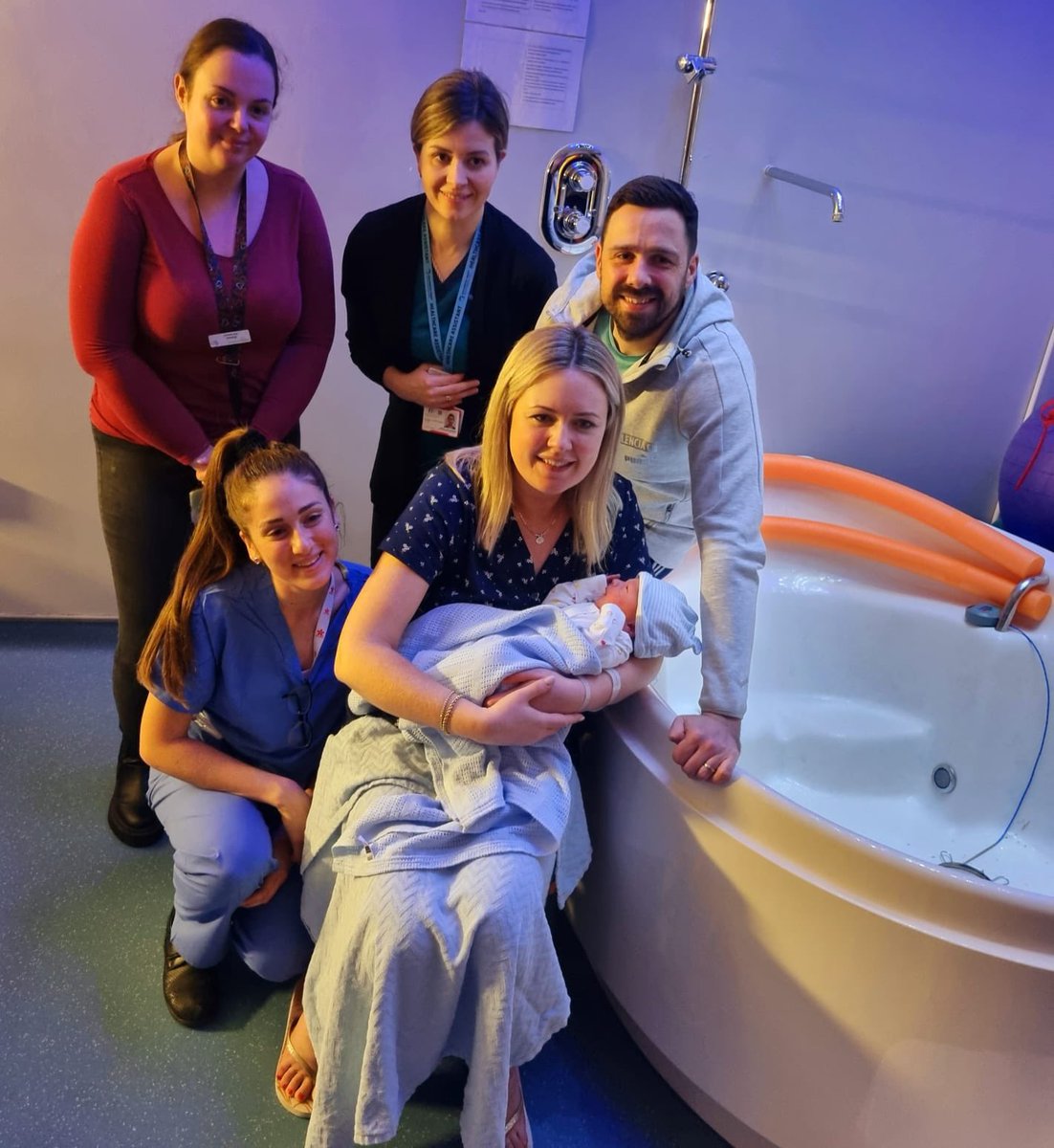 Congratulations also to Laura&Aidan Raftery on the birth of their baby son Ollie who swam into the New Year at 01.23 @OLOLMat_Unit Weighing 8lbs 15 ozs Ollie was the first waterbirth in the country for 2024. Pictured also are Midwives Claudia &Emma &HCA Giedre 🎉🎉🎉 @FionaMolony