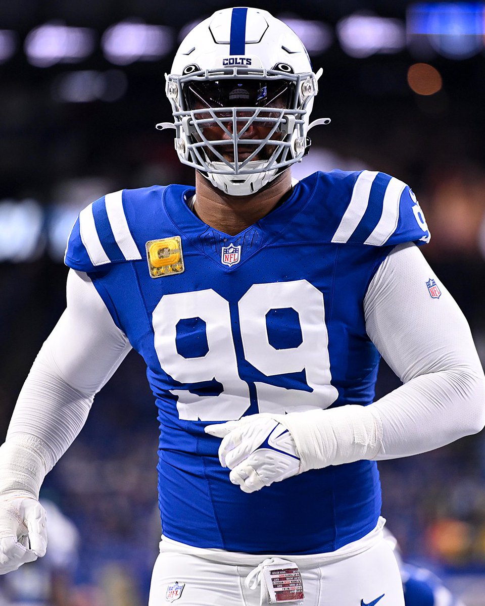 Colts's tweet image. Players with 7+ sacks in each of the last 6 seasons:

-Myles Garrett
-Chris Jones
-DeForest Buckner