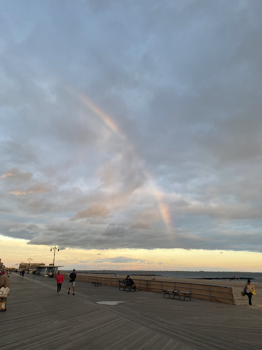 0hwellitried's tweet photo. favorite day of 2023 was going to coney island on a freezing monday night. a crazy rainbow came out as the sunset i rode a wooden rollercoaster and they had a giant carved pumpkin. just thought i’d share :) https://t.co/98IfCzVOcX